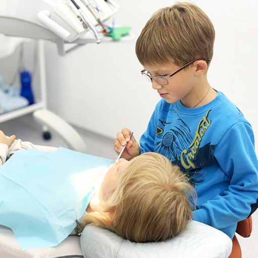 Когда нужно начать посещать детского стоматолога?